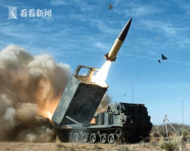 朝鲜官方首曝新武器高清无码照 履带式配两发射管