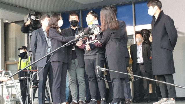 刚刚，韩国“色情博士”被公开示众！他一张嘴说的是……