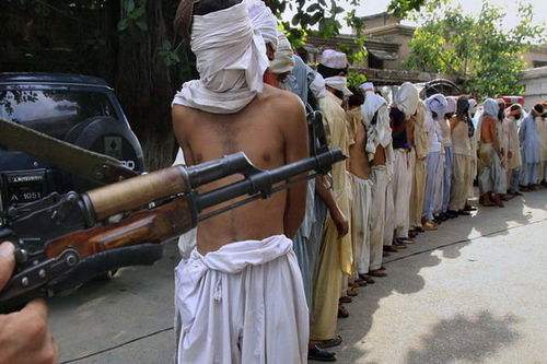 阿富汗政府与塔利班达成一致 3月底释放被关押人员 阿富汗政府与塔利班达成一致 3月底释放被关押人员