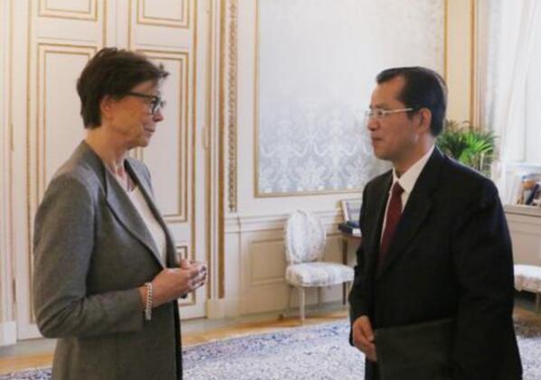 专职诋毁对手，妖言惑众：揭秘美国信息战的四大套路