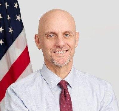 特朗普嘴上不求外援 身体却很诚实... 特朗普嘴上不求外援 身体却很诚实...