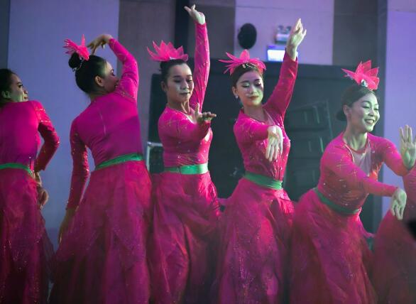 美航母又出现确诊病例 病毒来自上舰表演的越南歌舞团? 美航母又出现确诊病例 病毒来自上舰表演的越南歌舞团?