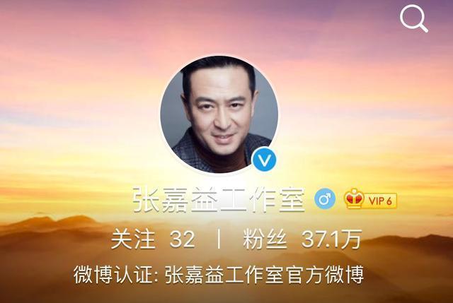 【最新】张嘉译改名张嘉益是真的吗?身患强直性脊柱炎,身体状况差