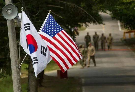 媒体：劝韩国一句 航母还是别造了吧！