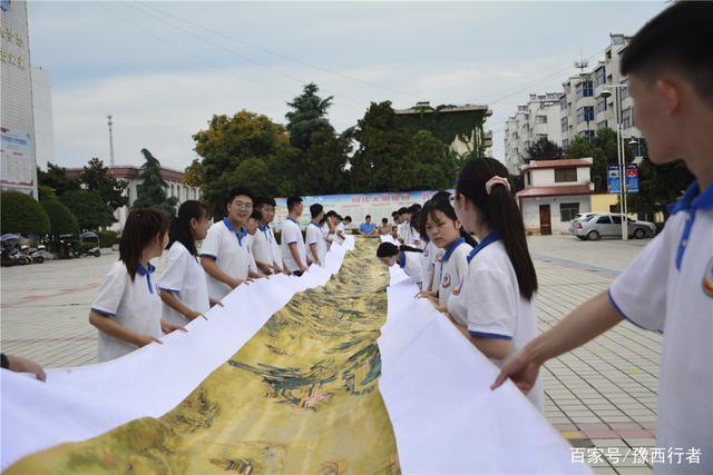 【高手在民间】女子10年绣完36米长清明上河图 这样的耐心无人能及!