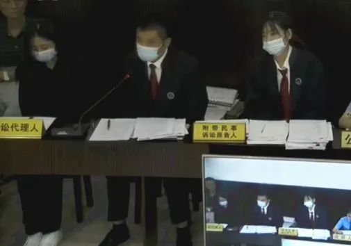 明星不能维权了?谭松韵与撞死母亲司机是小学同学,撞人被告却神隐