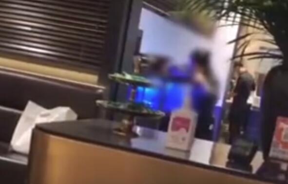 上海知名餐厅被曝用死蟹换活蟹什么情况?终于真相了,原来是这样!