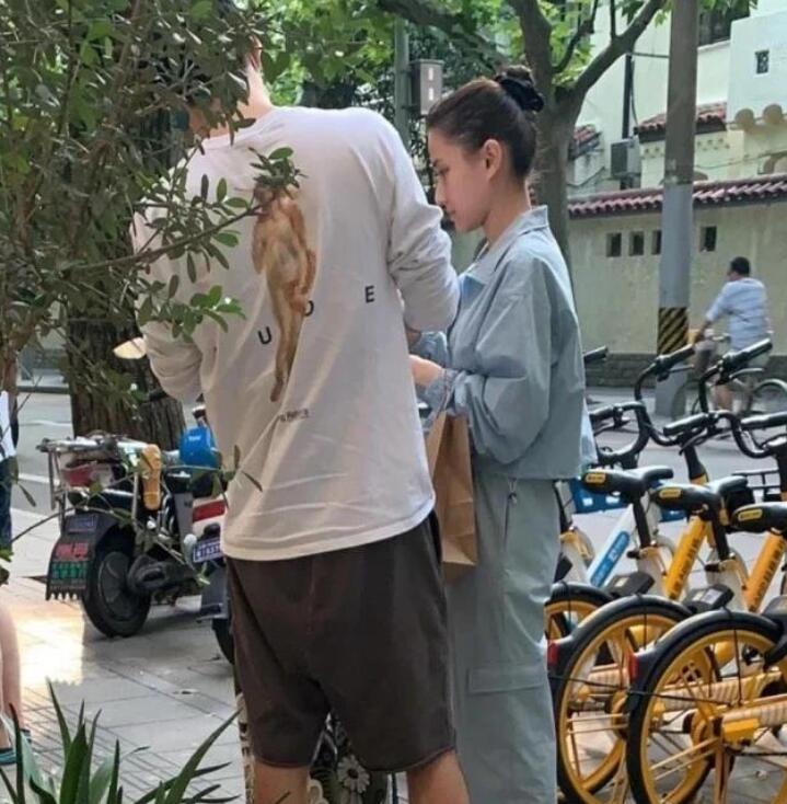 【吃瓜吃狗粮】窦骁带何超莲回西安老家 游山观水吃西安地道美食