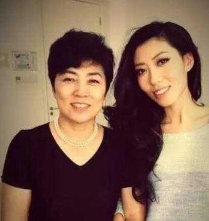 什么操作？曲婉婷为贪污3.5亿入狱母亲喊冤说了什么？