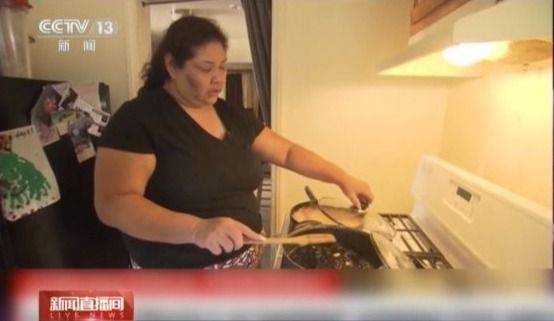 美国单亲妈妈：孩子本不该为明天的食物担心
