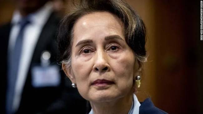 蓬佩奥这时候还有闲心说别人？！