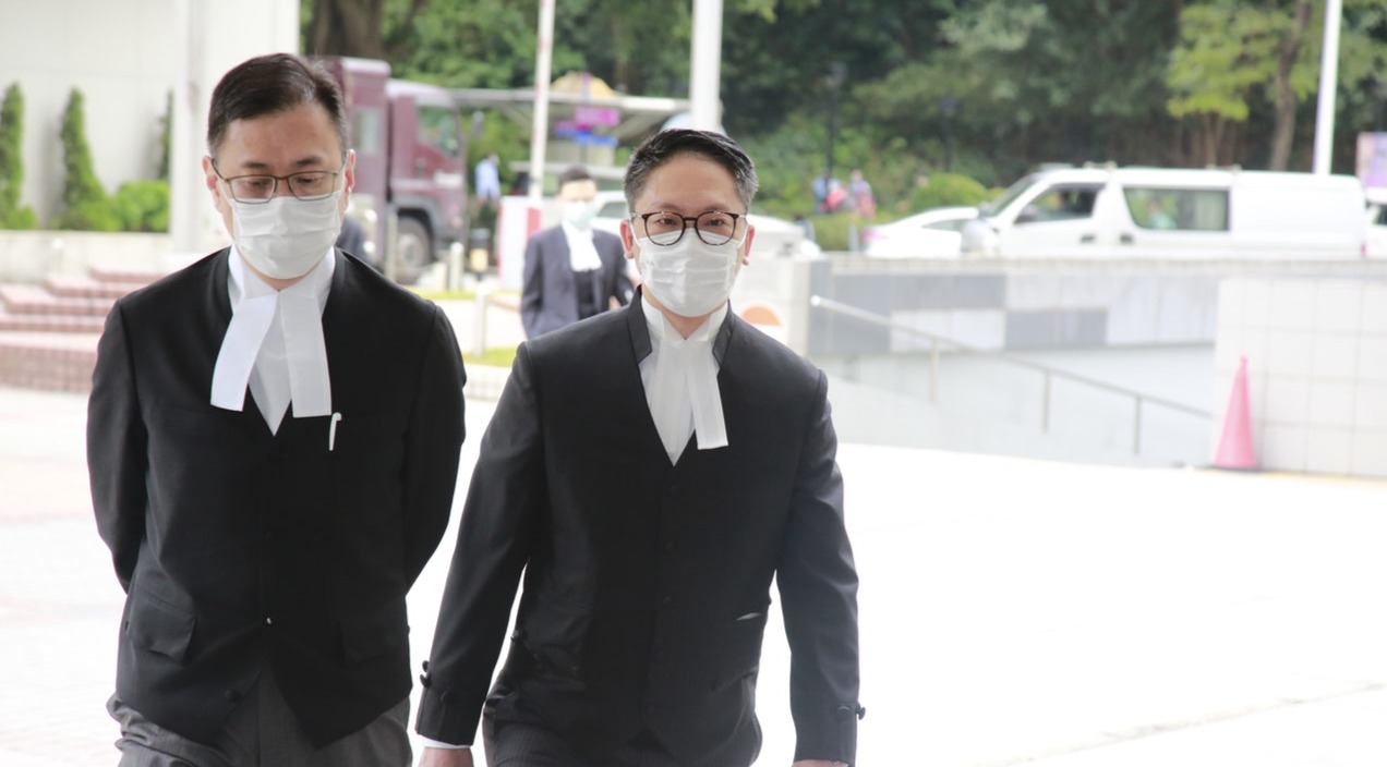 周星驰被旧爱于文凤追债7000万 庭审第二日女方现身