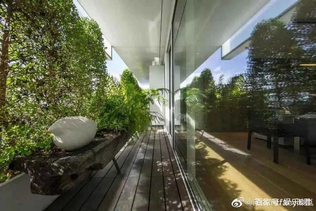 至简却极壕!向太晒向佐郭碧婷豪宅内景,空中泳池是罗志祥不能企及的