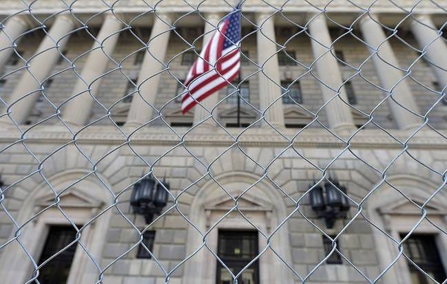 俄媒：美国商务部将45家俄罗斯企业列入制裁名单