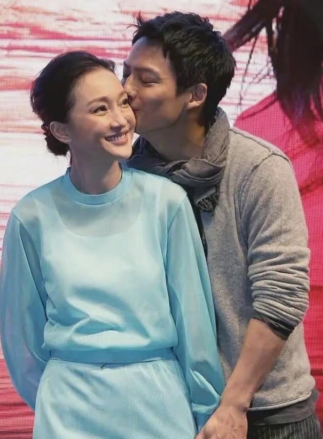 洒脱面对一切！周迅高圣远回应离婚传言：祝安好，默认离婚成真