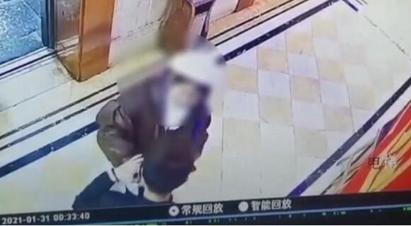 电梯被强吻男生:被女孩深深吸引想认识 这走向真是万万没想到了…
