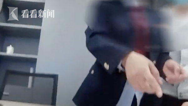 广州一男子做房产过户，被要求证明“我妈是我妈”