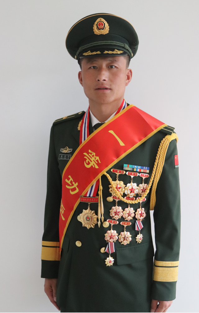 丈夫外出执行任务,妻子却留给他一封“遗书”