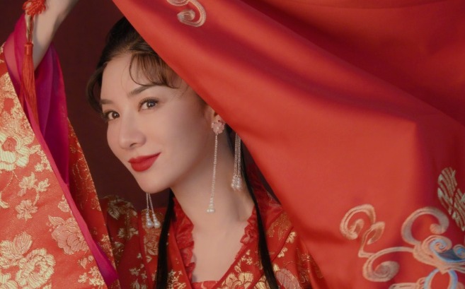 爷青回!时隔21年黄奕再扮《上错花轿嫁对郎》中“李玉湖”