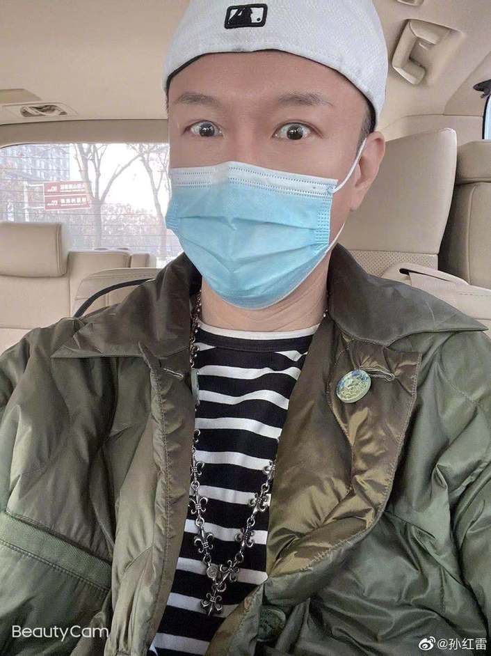 孙红雷罕见晒女儿近照 3岁女儿肉嘟嘟呆萌可爱