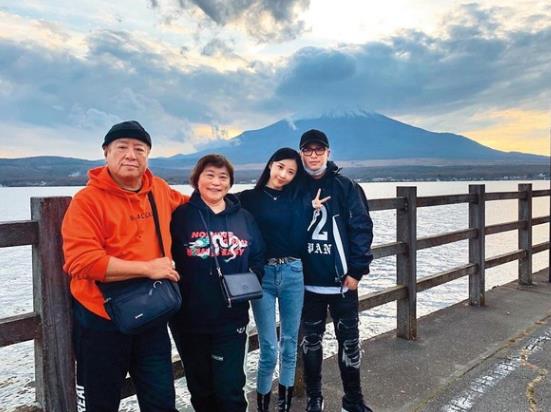 台媒曝潘玮柏女儿将满周岁，经纪公司回应