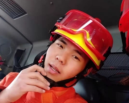 以身相许!女子被困悬崖获救后要嫁给消防员 详情始末