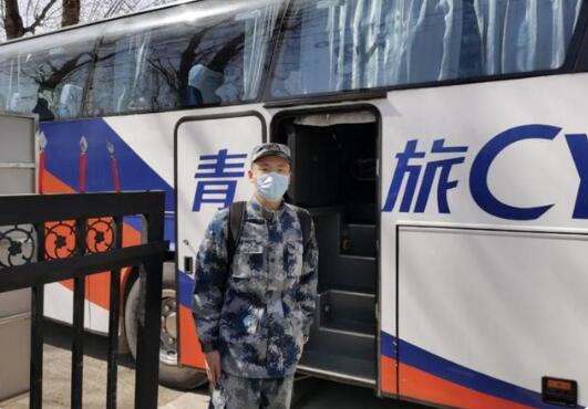 热血青春!清华北大30名学子参军入伍