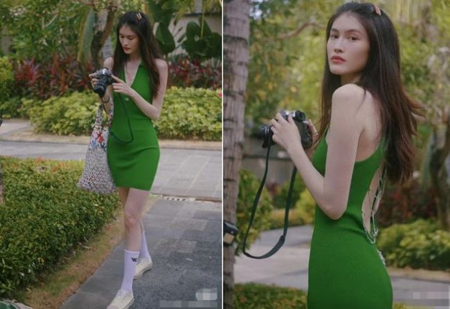 何穗穿紧身短裙秀身材 背后镂空竟然让蚊子包抢镜