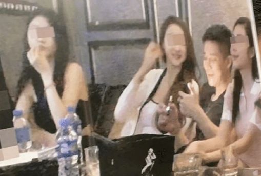 小S晒全家暑假出游照 心情似未受老公夜店搂妹影响