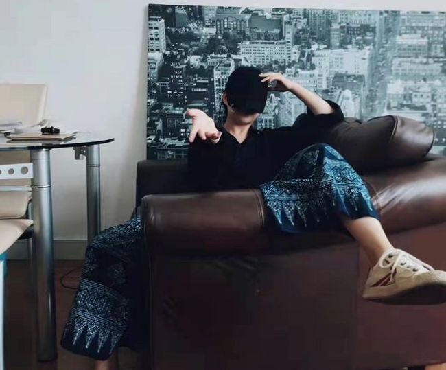 杨丽萍外甥女小彩旗发福得快认不出 在英国独居