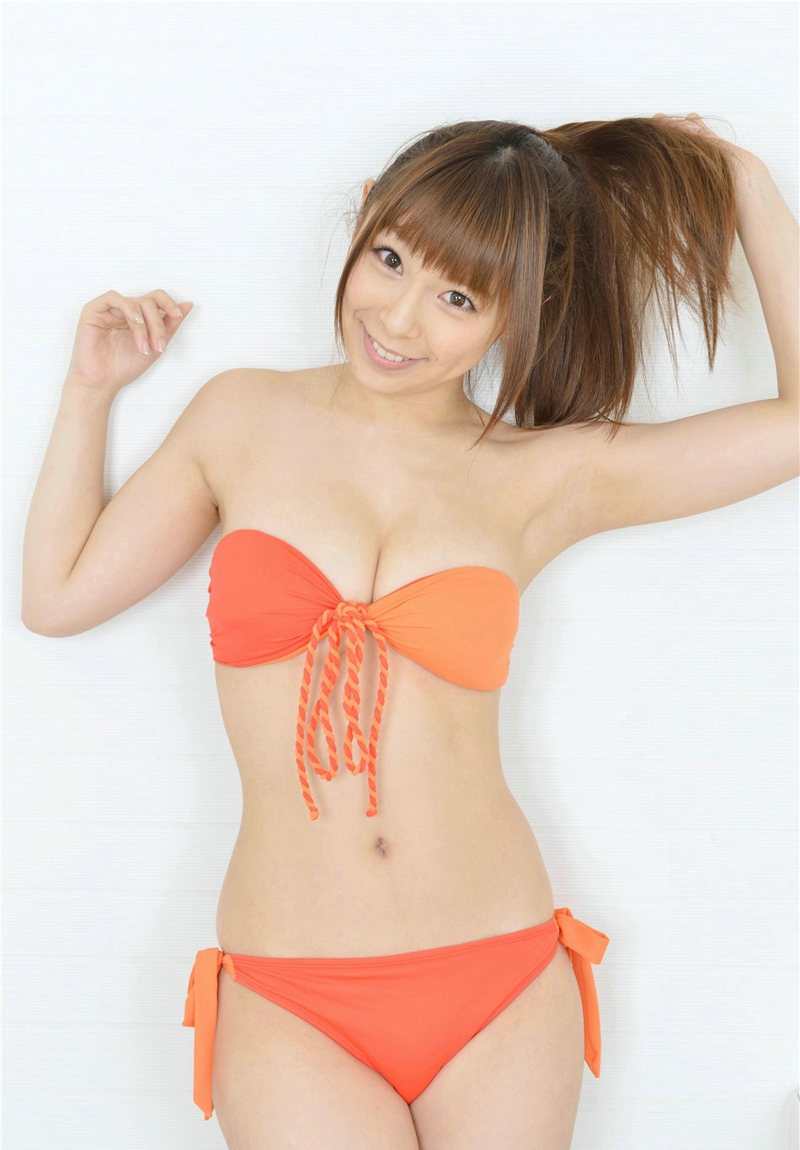丰满日本美女比基尼爆乳肥臀肉感十足