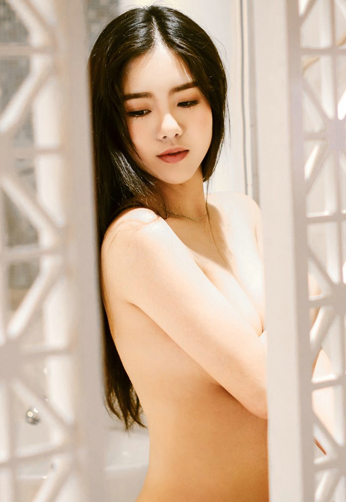 娇嫩美人温柔甜美惹人怜爱全裸诱惑
