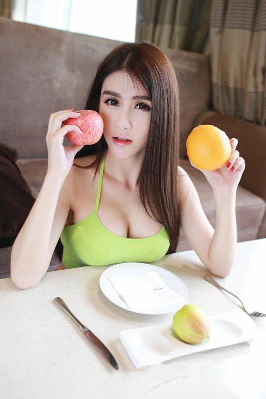 性感模特美女李七喜活力私房写真