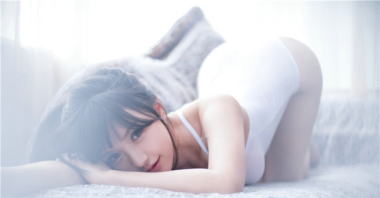 女神苏糯米Mi童颜巨乳性感比基尼美女抖奶清纯又火辣