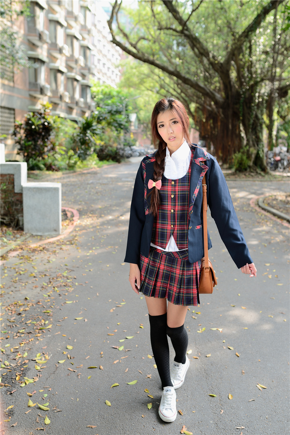 台湾清纯美女Kila晶晶阳光制服校园迷人写真