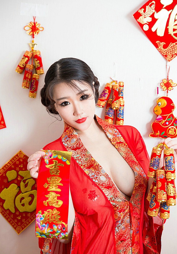 古装肚兜艺术美女性感丰满写真