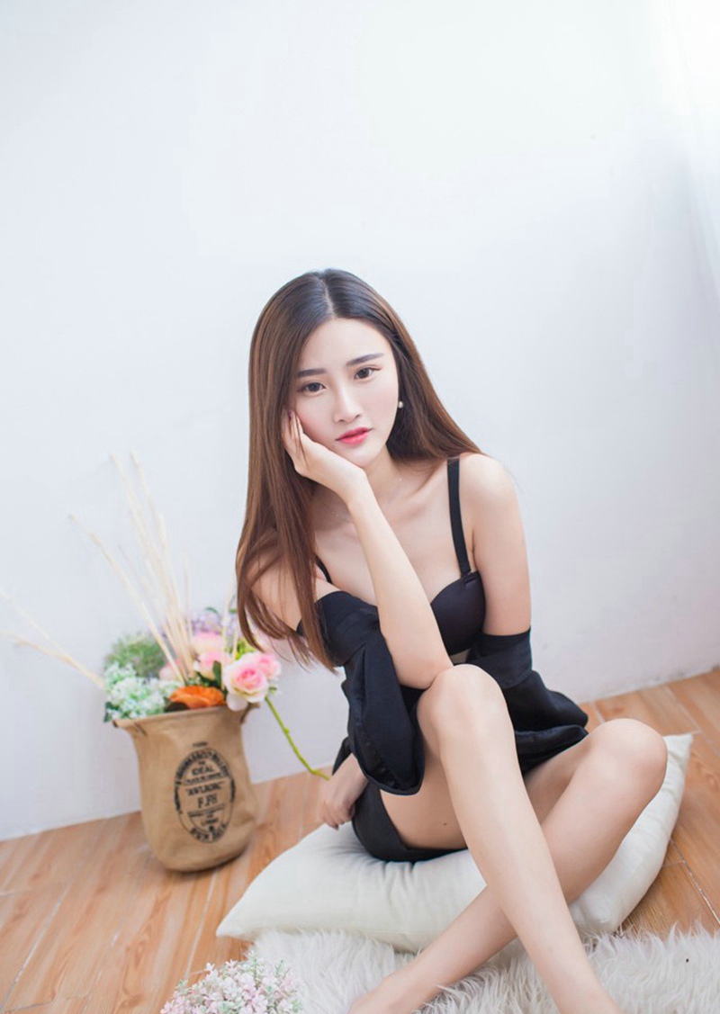 清新美女水灵秀气天生丽质比基尼诱惑写真