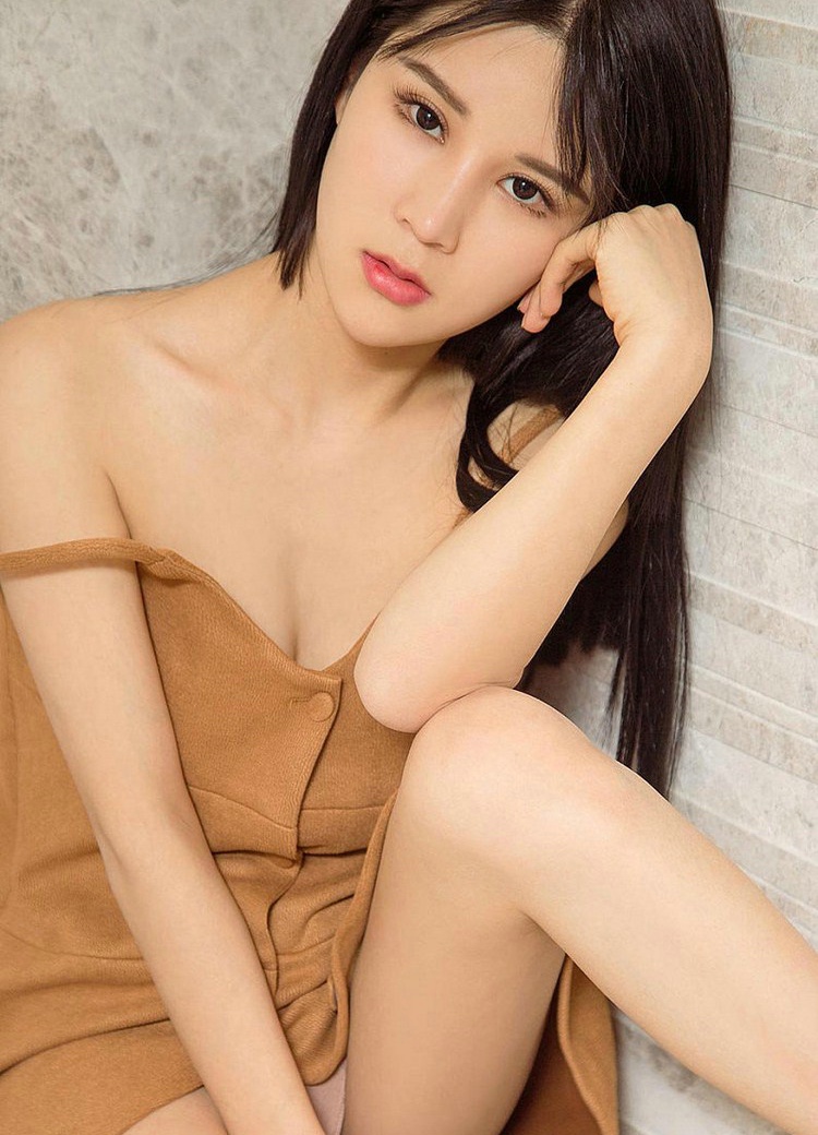 尖下巴漂亮妹妹私房性感女仆装清新诱惑写真