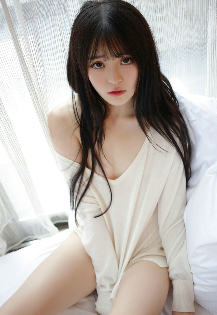 性感美女伊小七momo诱惑私房照惹人怜爱