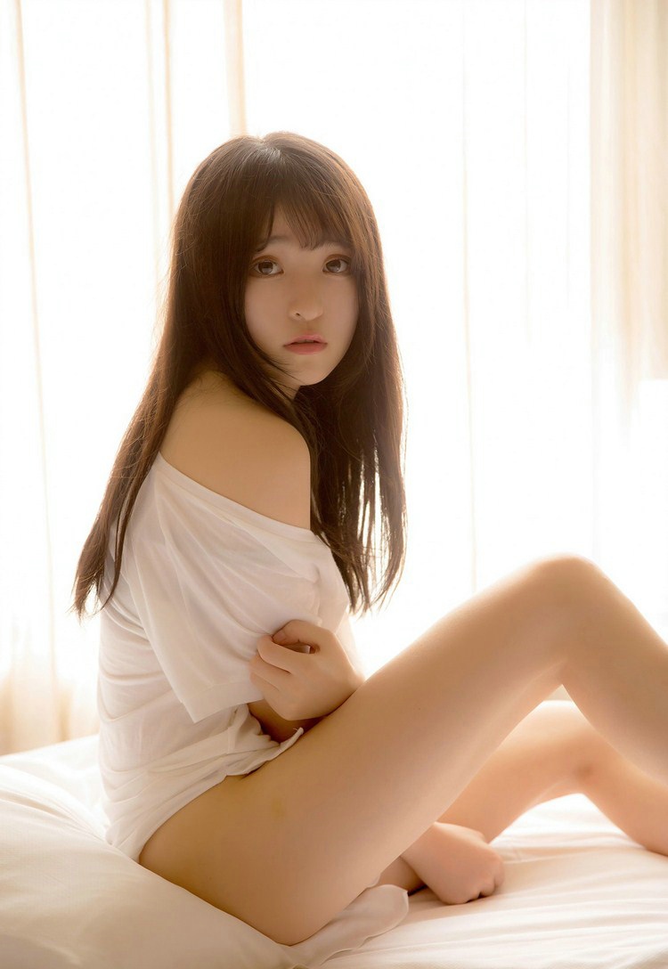 性感美女伊小七momo诱惑私房照惹人怜爱