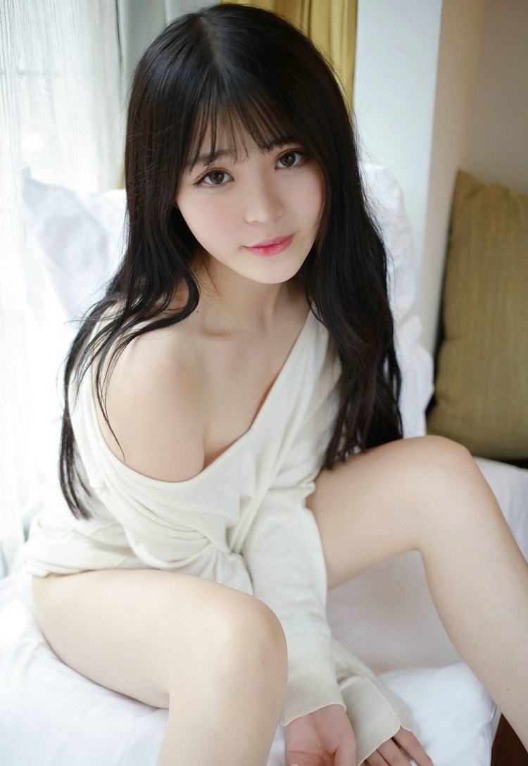 性感美女伊小七momo诱惑私房照惹人怜爱