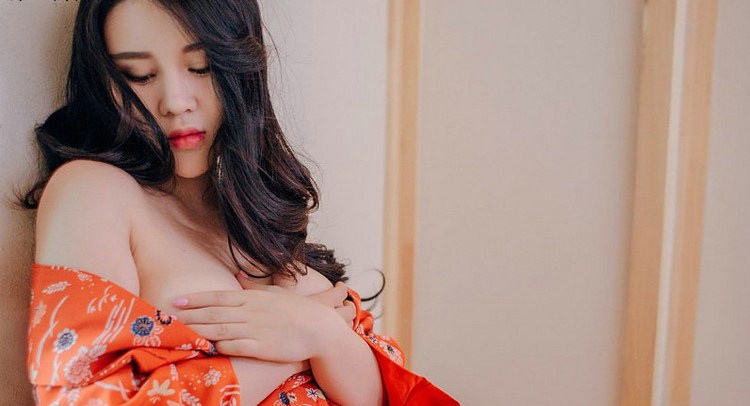 开胸和服御姐sukki性感巨乳迷人写真