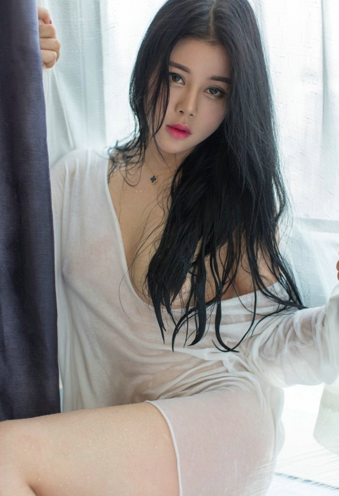 模特叶佳颐情趣内衣爆乳火辣性感诱人写真