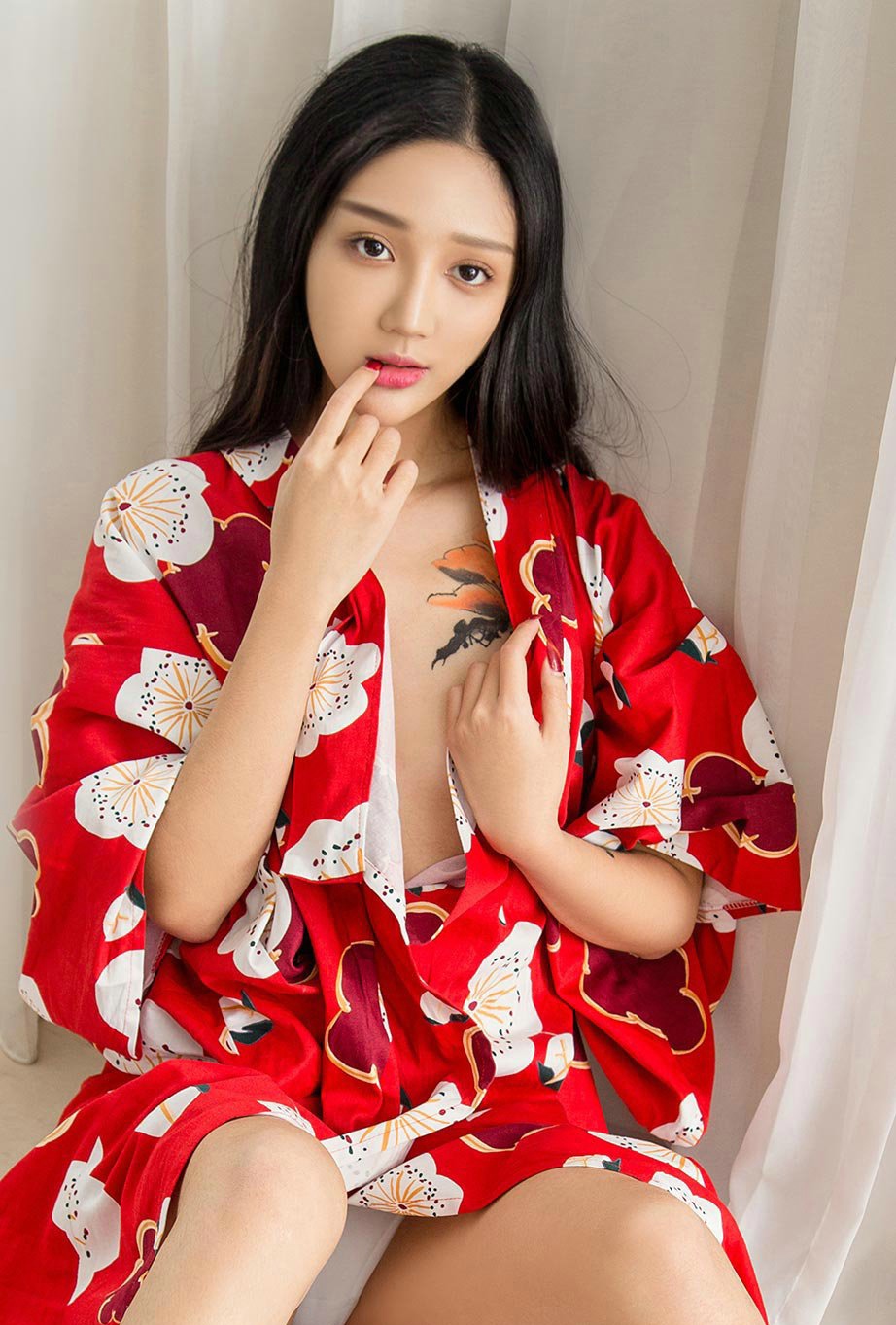 极品美女模特唐璐性感美乳私房照图片写真