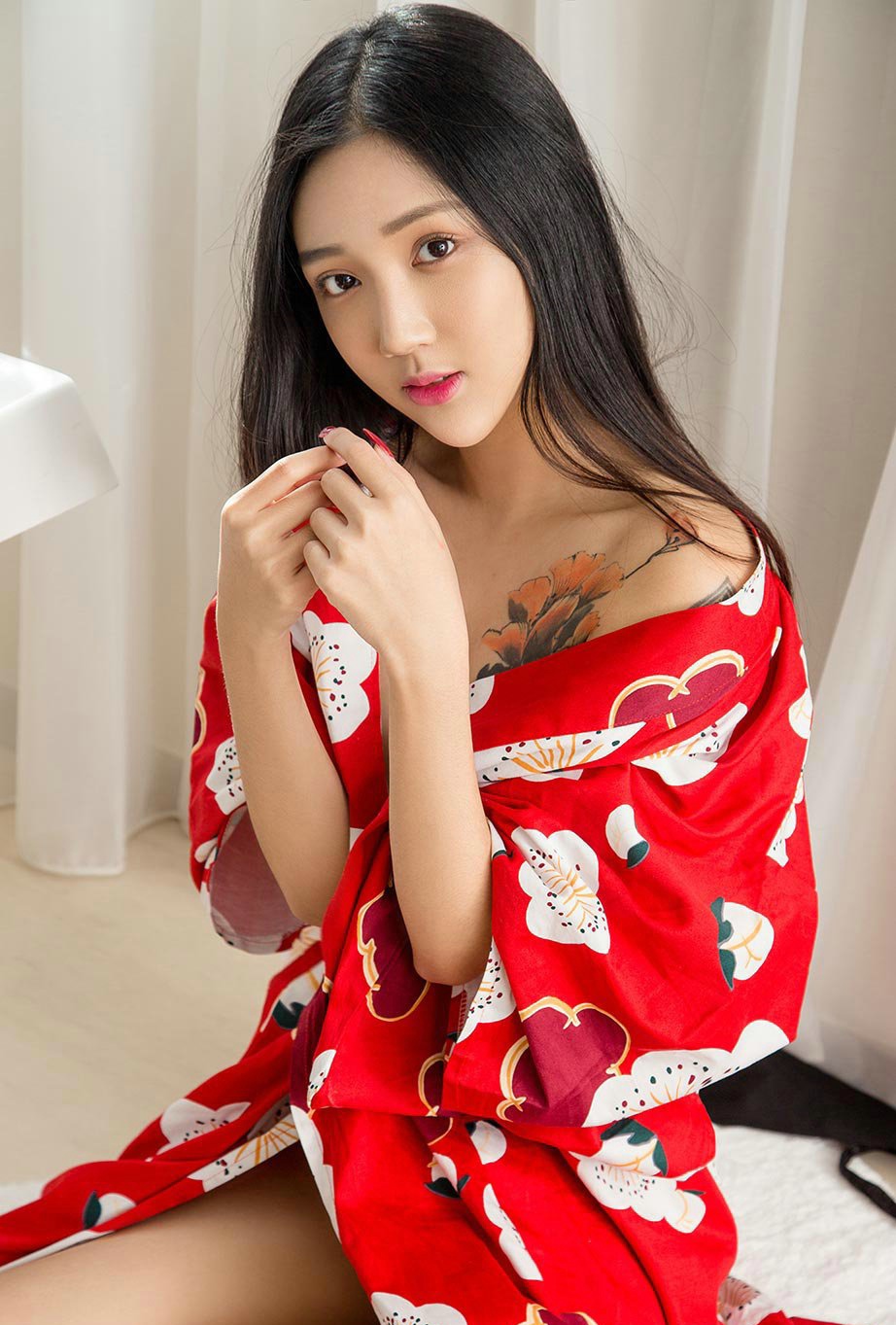 极品美女模特唐璐性感美乳私房照图片写真