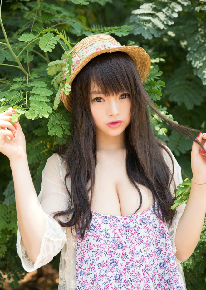 性感娇嫩邻家妹妹白嫩巨乳甜美娇媚诱惑户外写真