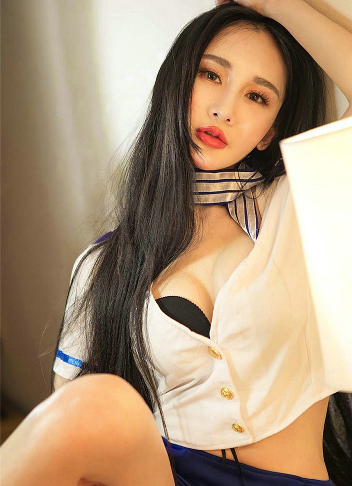 性感娇艳矫情阿依努尔瓦娅极品爆乳销魂美臀大胆诱惑写真
