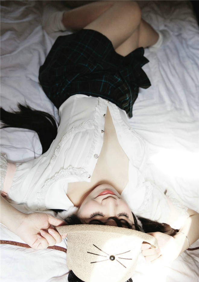 性感娇媚可爱丰满的女友v菜大尺度私房美乳诱惑私房写真