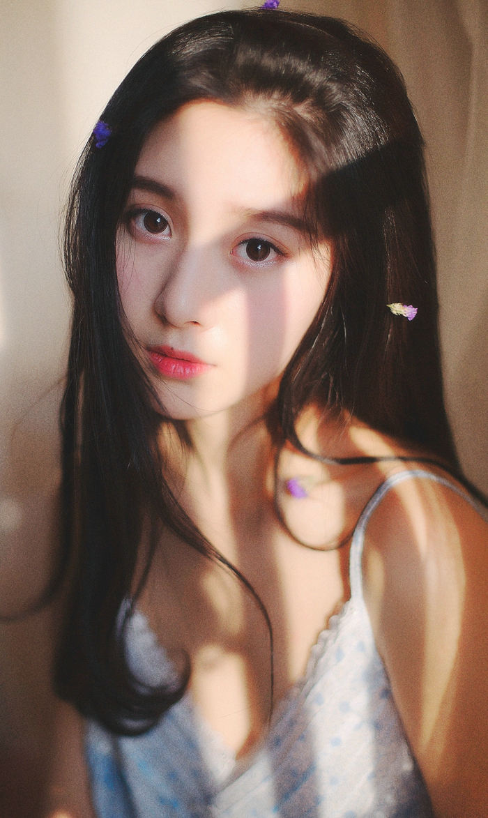 清纯美人私房睡衣照迷惑撩人写真