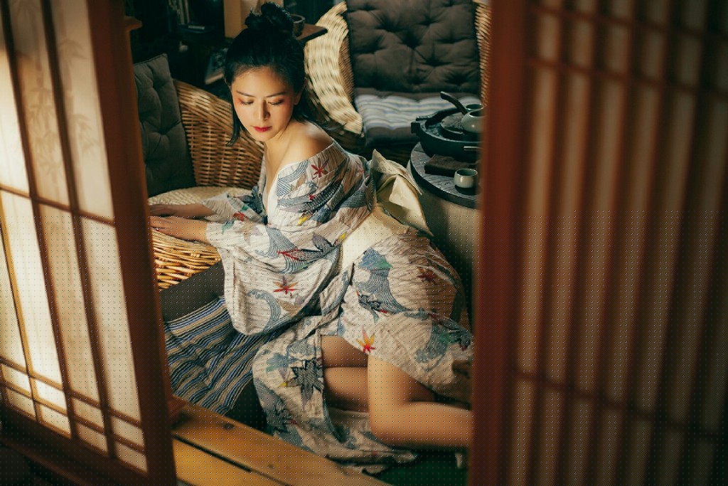 性感古装美女小露香肩微乳风韵诱惑十足